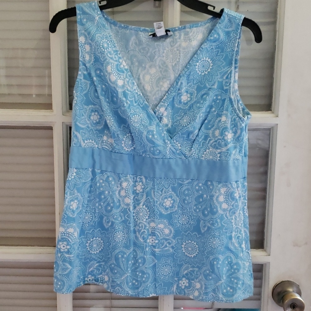 Ladies sleeveless blouse